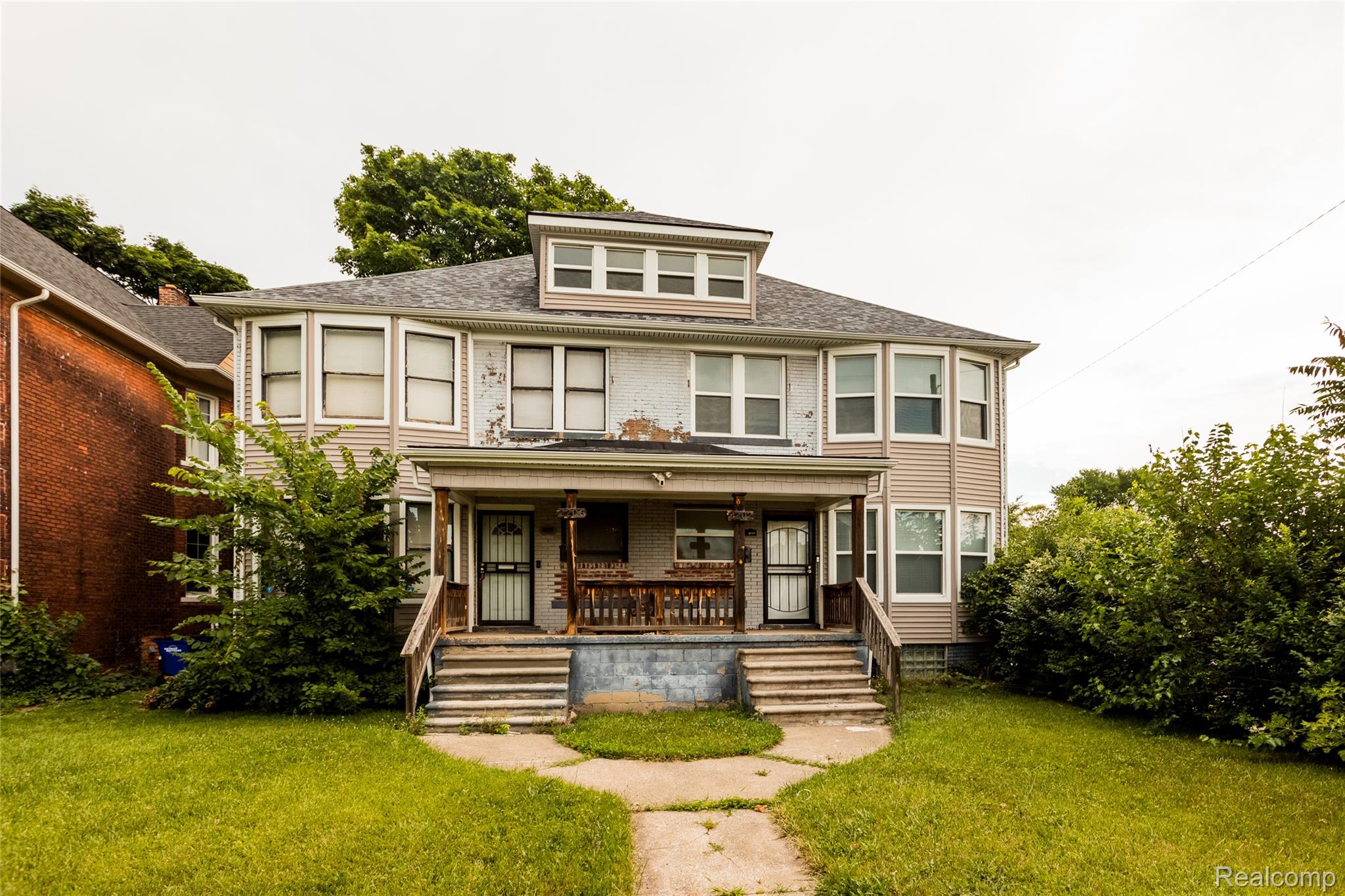 2202/2206 Lothrop Street