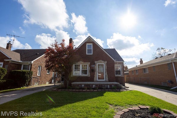15400 COLLINSON AVE, EASTPOINTE, MI 48021 - Image 140bec3a2d92352bca8190d79be918e0/2973200817
