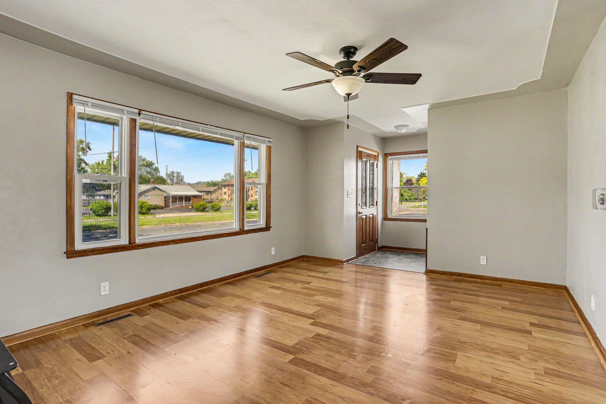 709 W Highland Boulevard