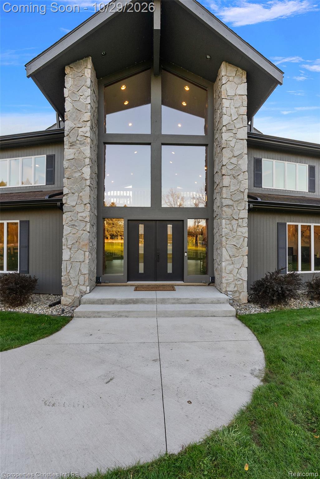 9551 Oak Pointe Lane