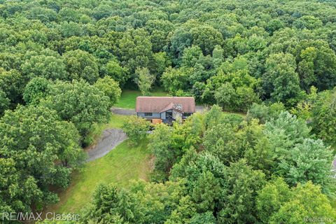 295 Whispering Pines Milford Charter Township MI 48380