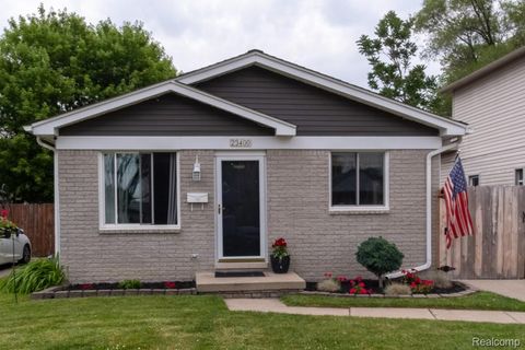 23400 Reynolds Avenue Hazel Park City MI 48030