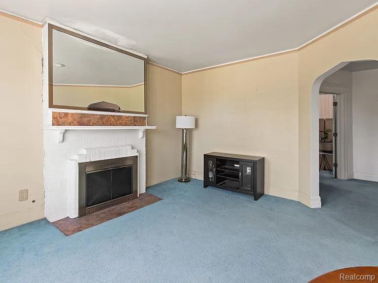 1935 W Grand Boulevard