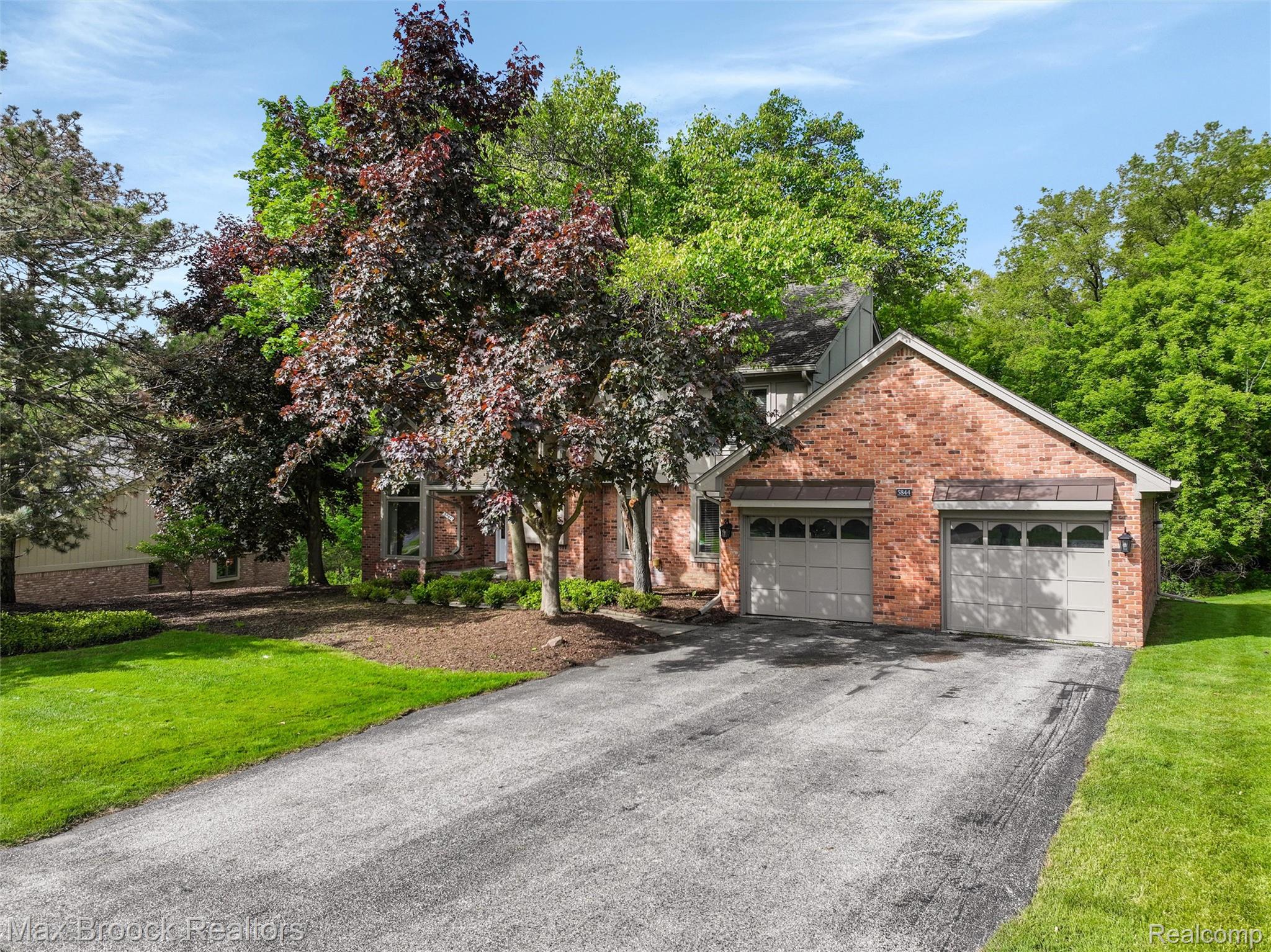5844 INDEPENDENCE Lane
