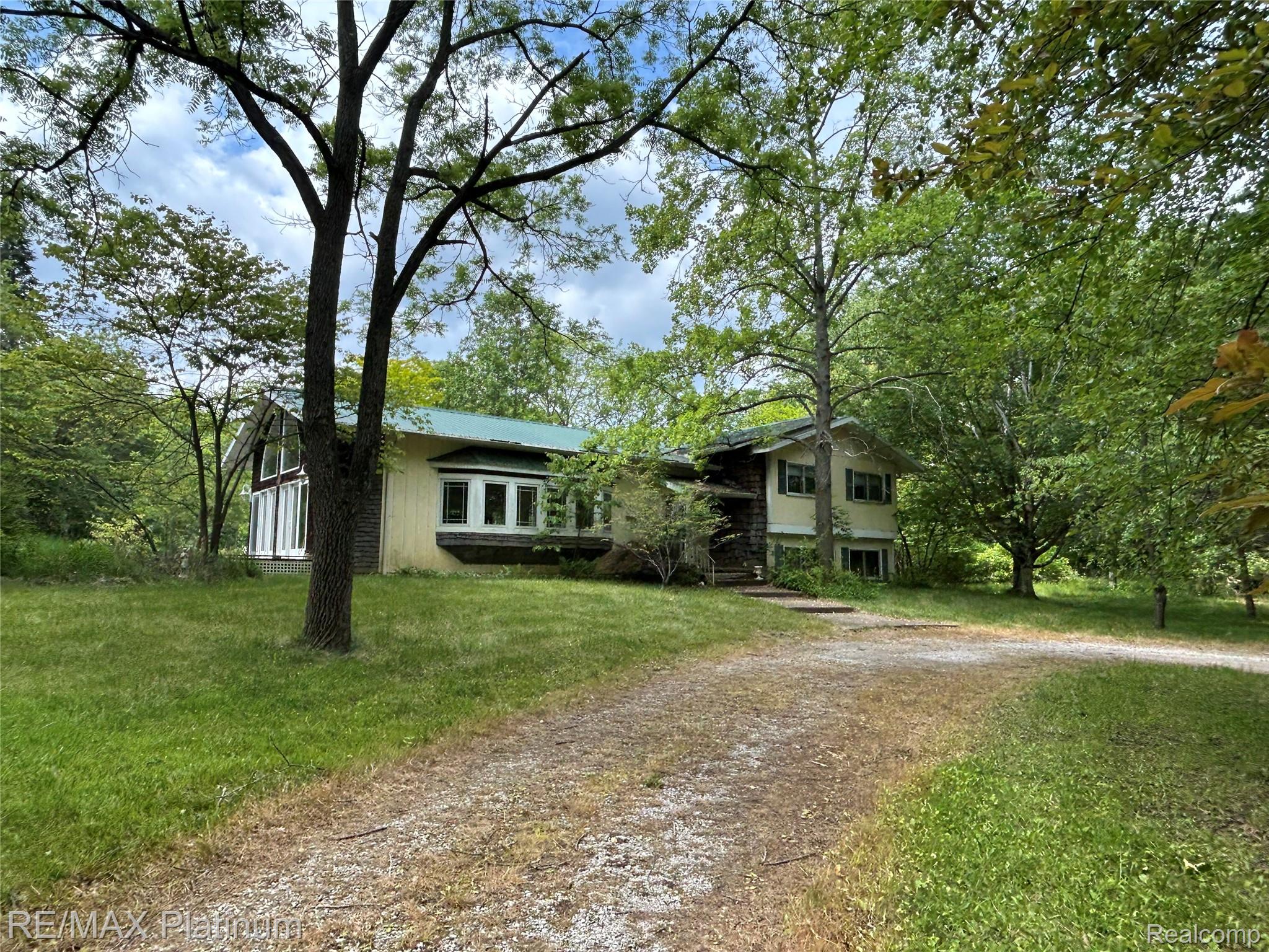 2625 PRESTON LANE