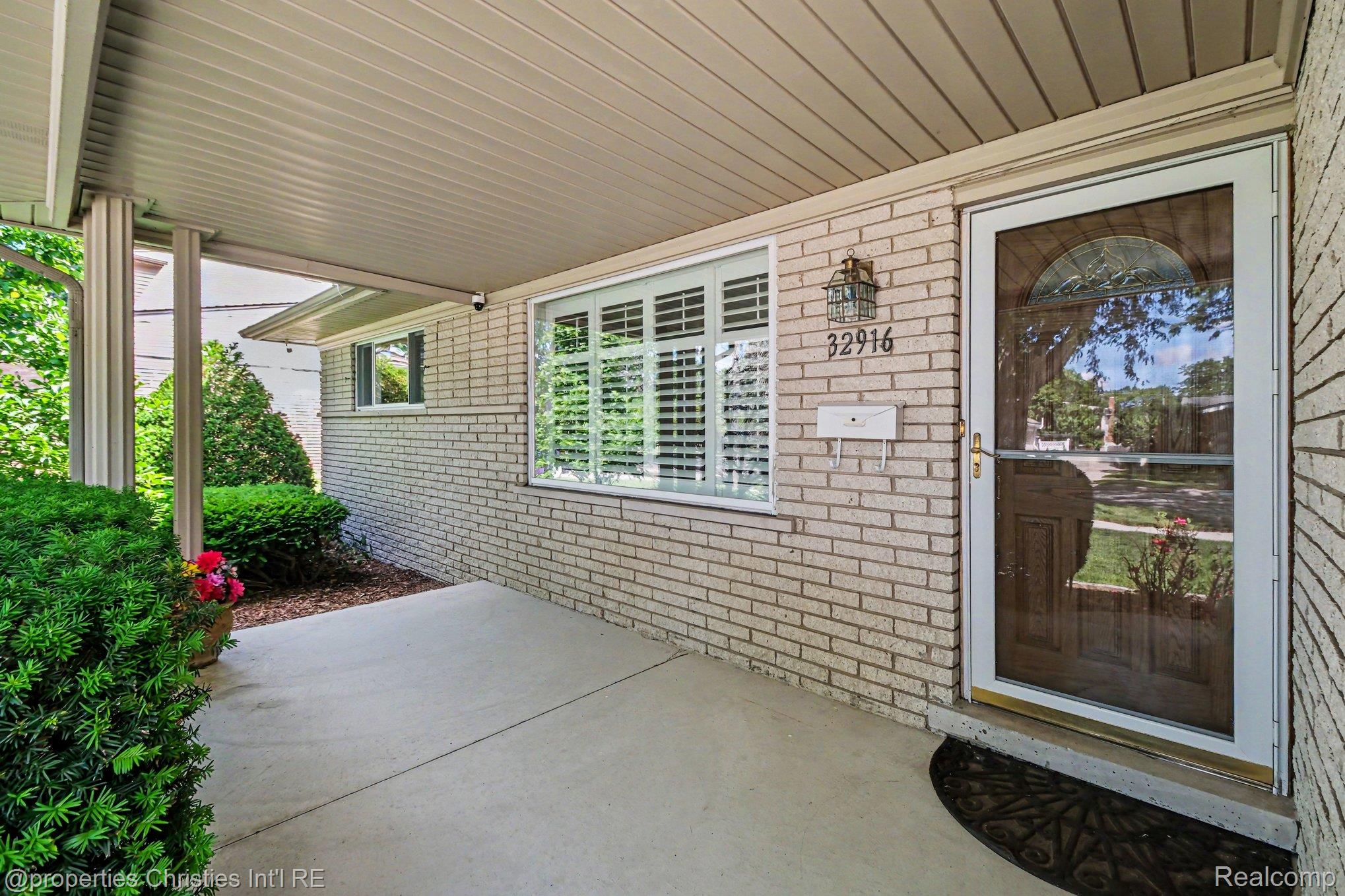 32916 Cambridge Drive