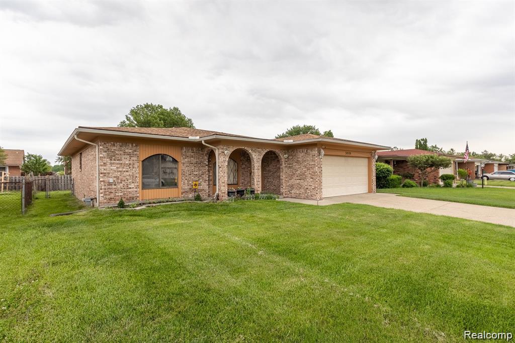 38576 Cottonwood Drive