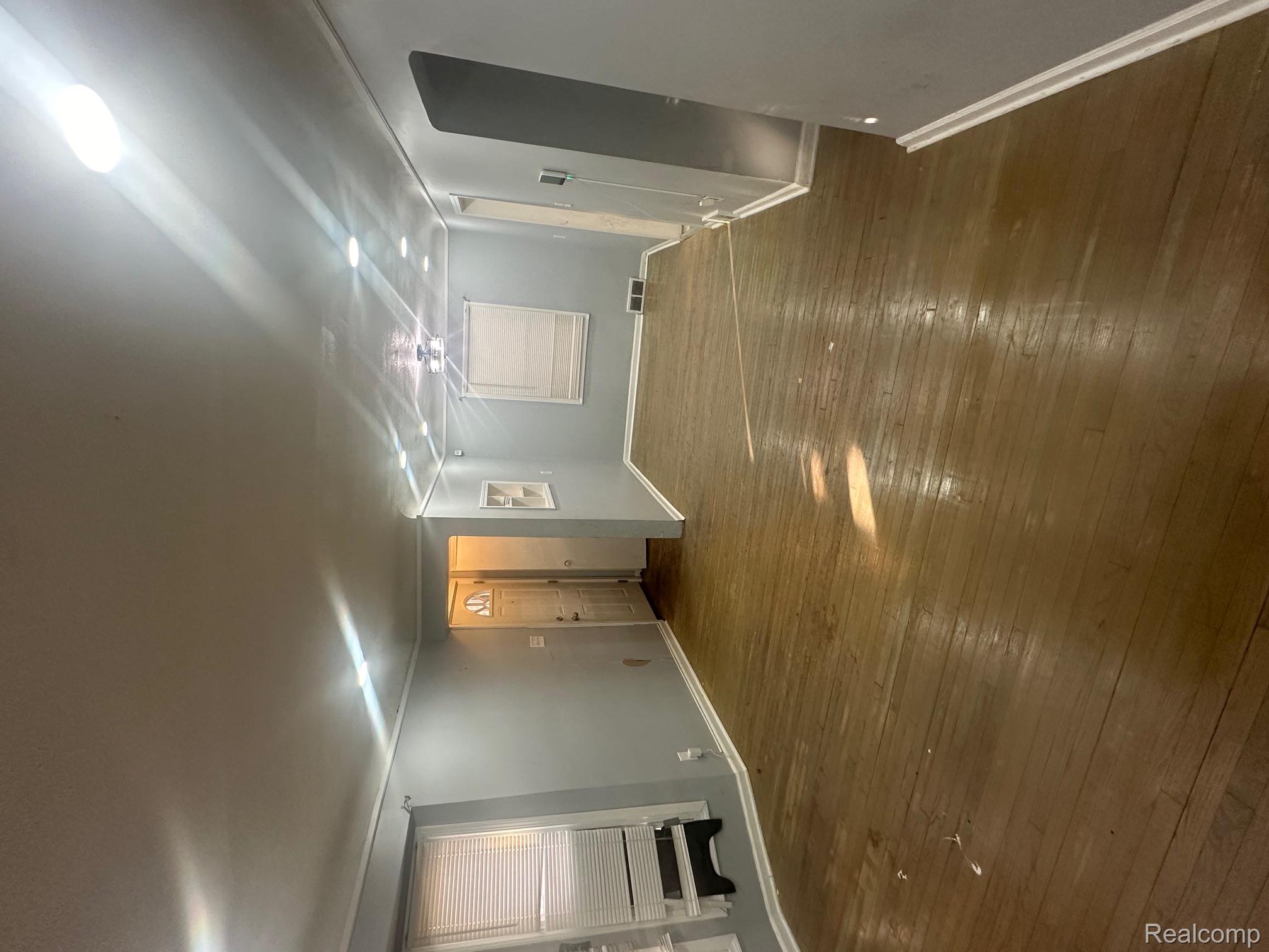 20068 Lindsay Street