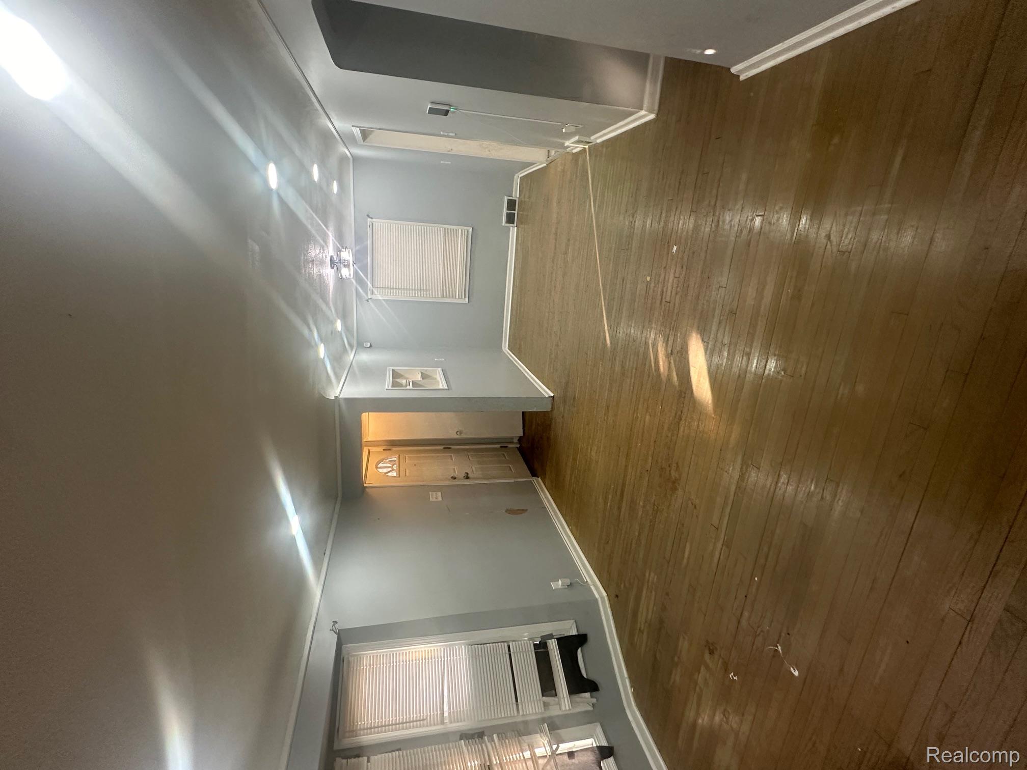 20068 Lindsay Street