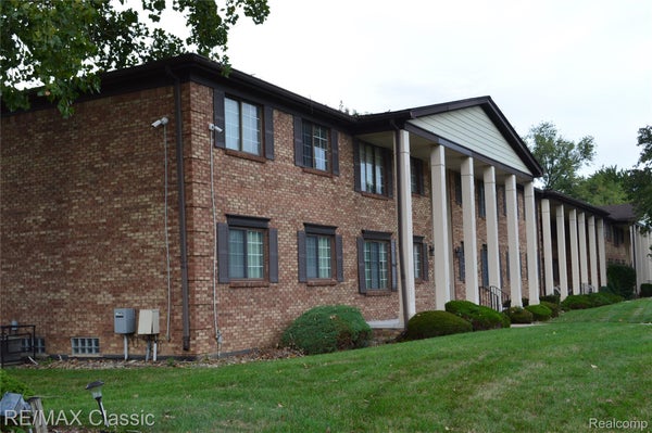 19711 E 8 MILE RD # 69, SAINT CLAIR SHORES, MI 48080 - Image 145e3f417d89eaf83c53fa5b9a9748d4/898003587