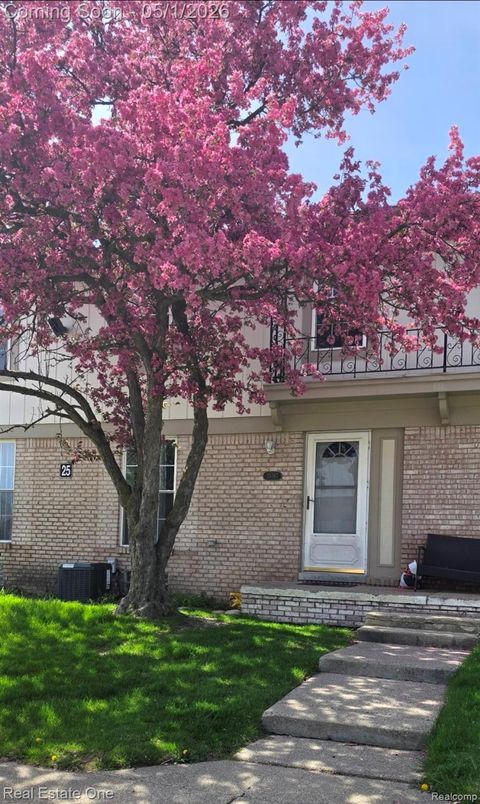 Photo of 35367 Tall Oaks Drive, Sterling Heights City, MI 48312 (MLS # 20261029927)