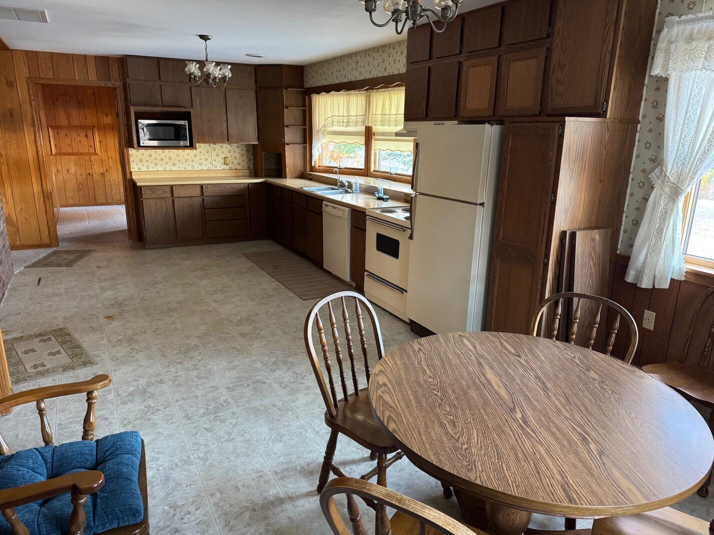 2512 S Sportsman Drive