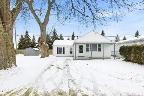 Photo of 413 17th St, Port Huron City, MI 48060 (MLS # 58050196178)