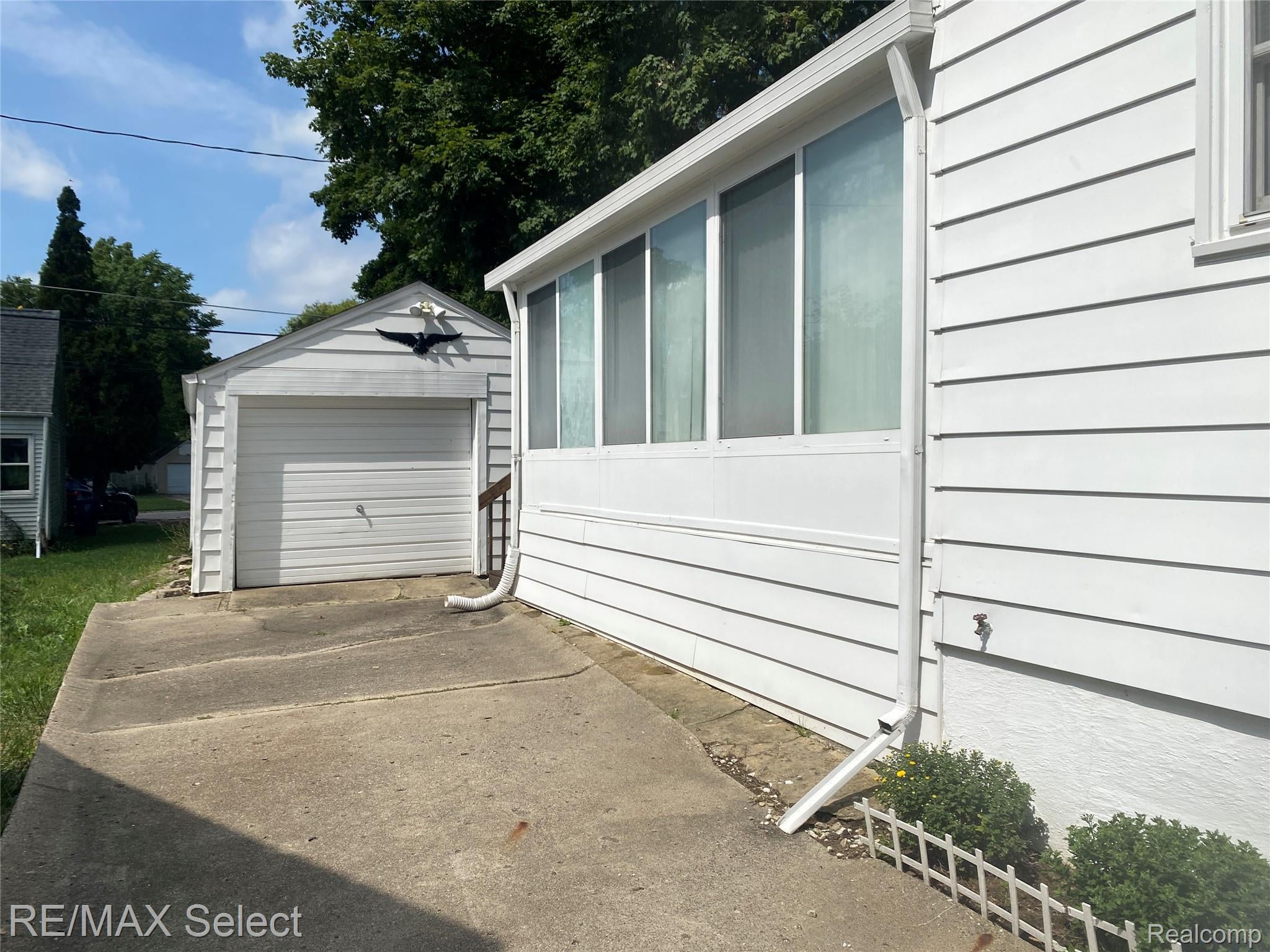 808 Mann Avenue