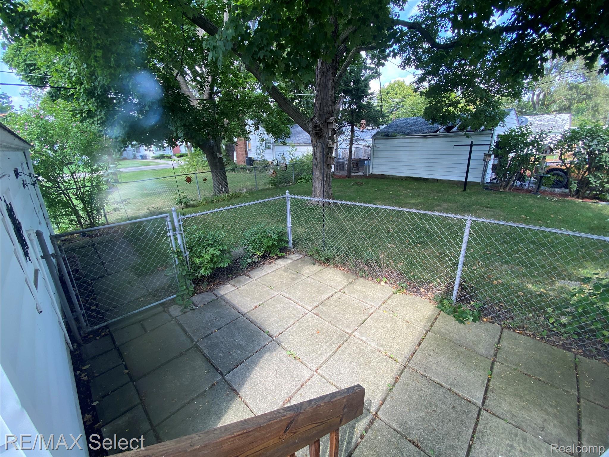 808 Mann Avenue