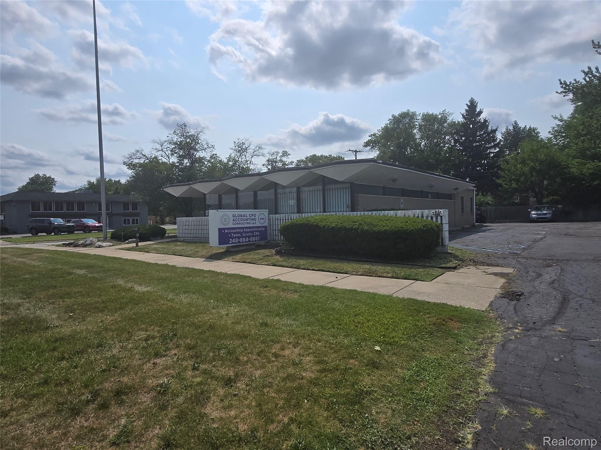 25415 Southfield Road