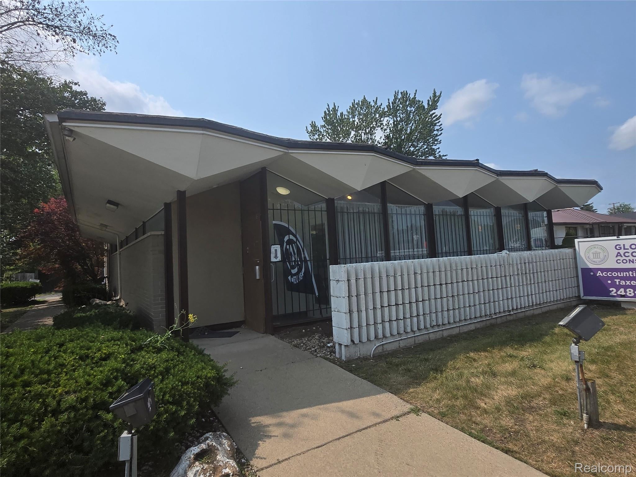 25415 Southfield Road