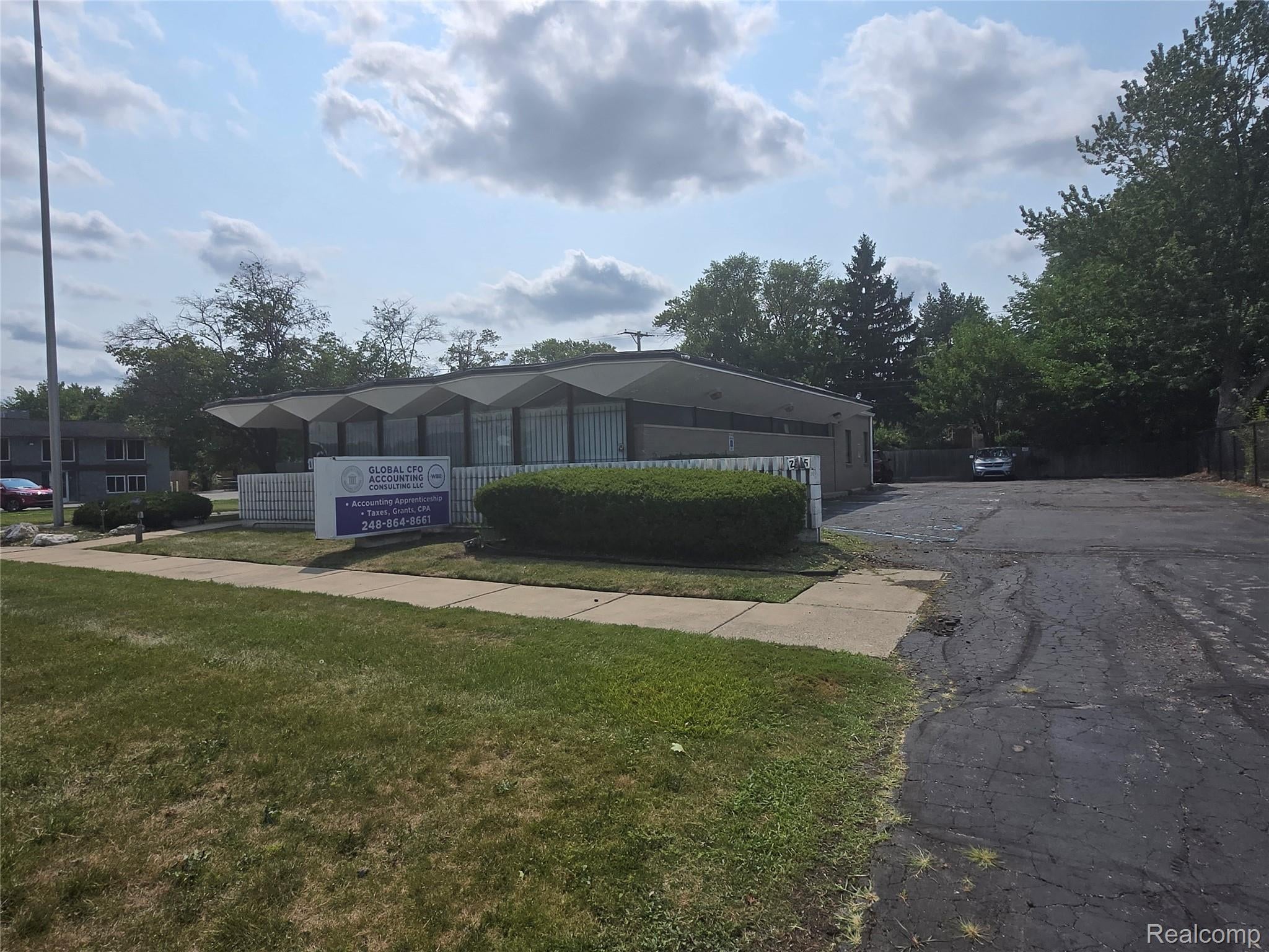 25415 Southfield Road