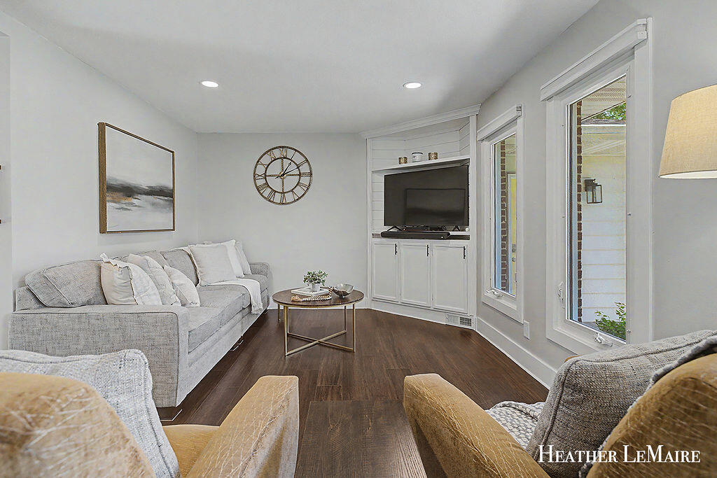 3942 Byron Road