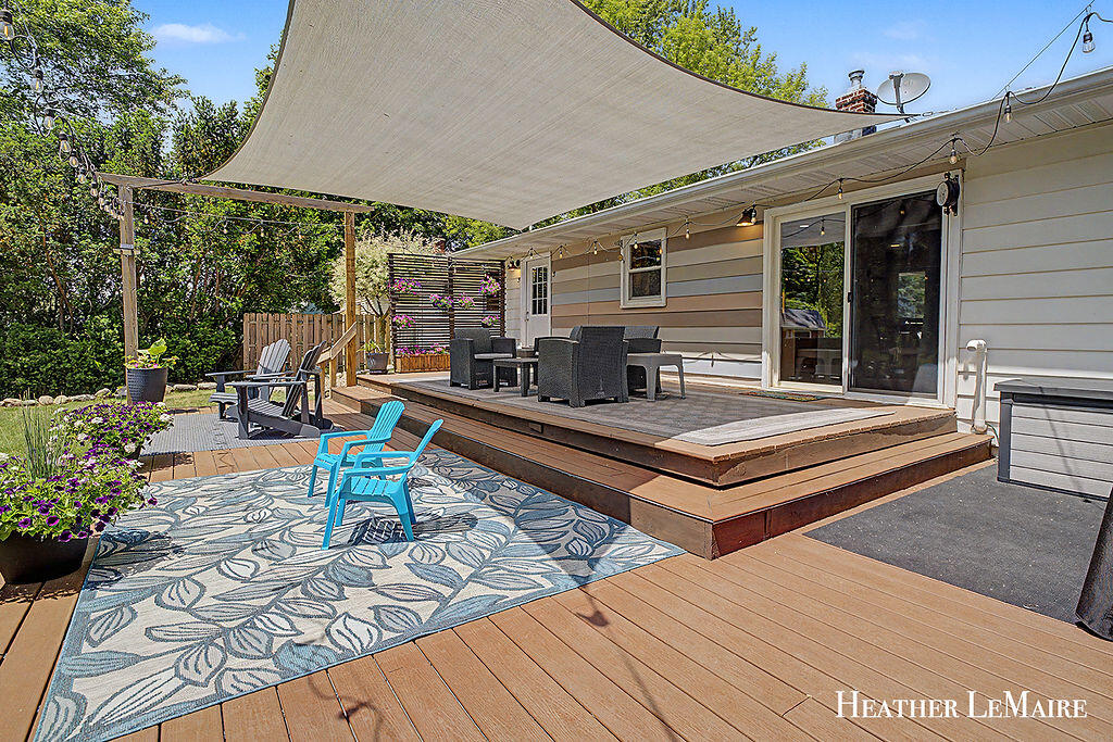 3942 Byron Road