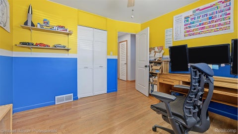 Tiny photo for 626 Fairway Drive, Royal Oak City, MI 48073 (MLS # 20261083134)