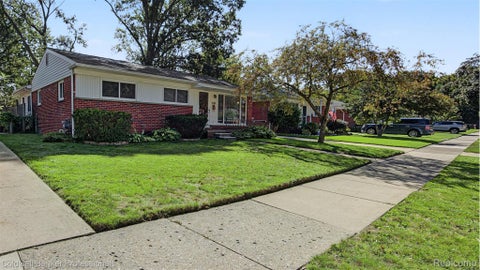 Tiny photo for 626 Fairway Drive, Royal Oak City, MI 48073 (MLS # 20261083134)