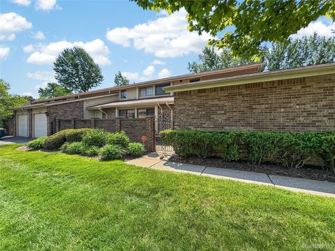 Tiny photo for 2853 Trailwood Drive, Rochester Hills City, MI 48309 (MLS # 20261035642)
