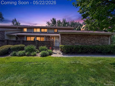 Photo of 2853 Trailwood Drive, Rochester Hills City, MI 48309 (MLS # 20261035642)