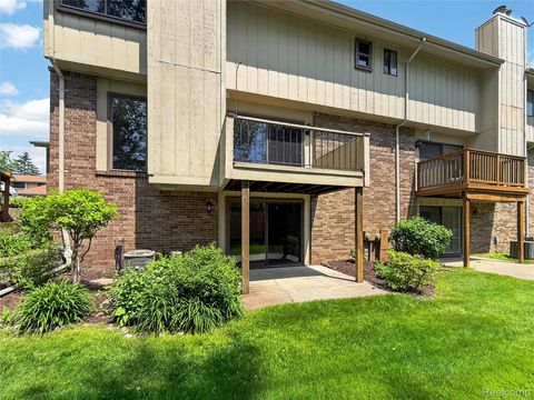 Tiny photo for 2853 Trailwood Drive, Rochester Hills City, MI 48309 (MLS # 20261035642)