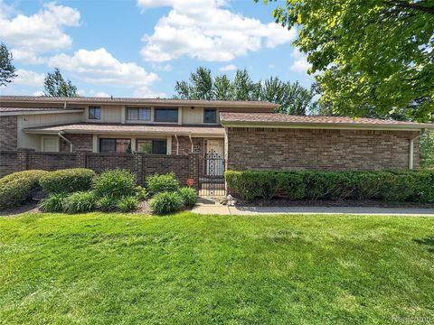 Tiny photo for 2853 Trailwood Drive, Rochester Hills City, MI 48309 (MLS # 20261035642)