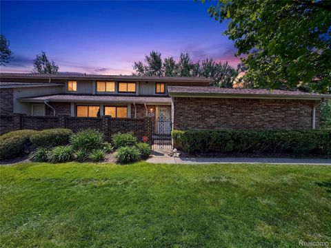 Tiny photo for 2853 Trailwood Drive, Rochester Hills City, MI 48309 (MLS # 20261035642)