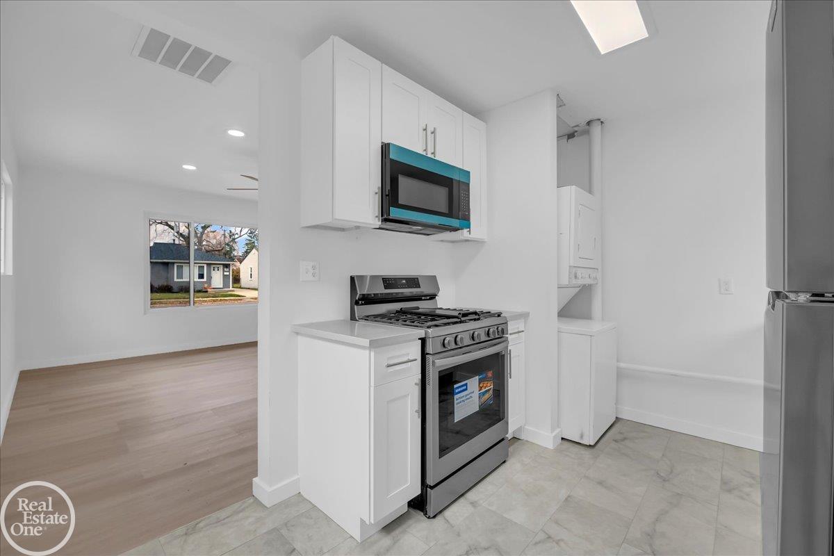 23108 Pilgrim Avenue