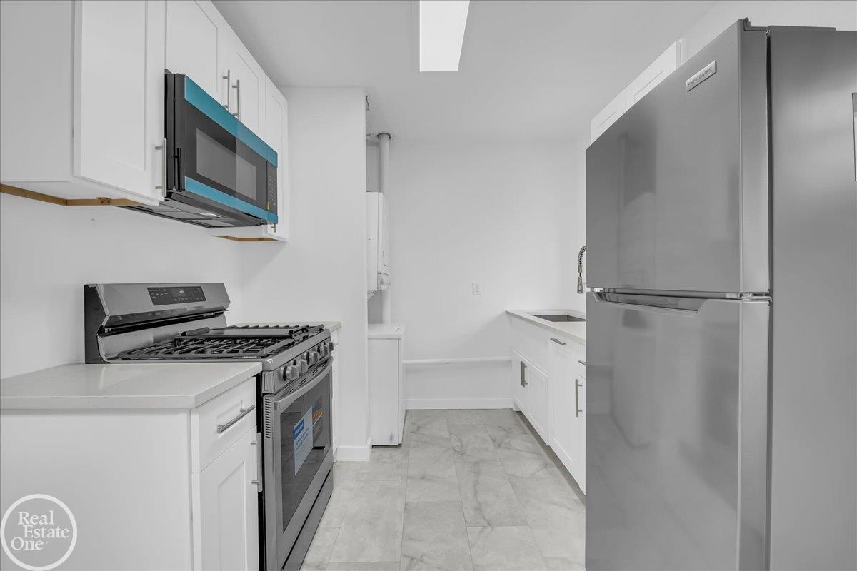 23108 Pilgrim Avenue