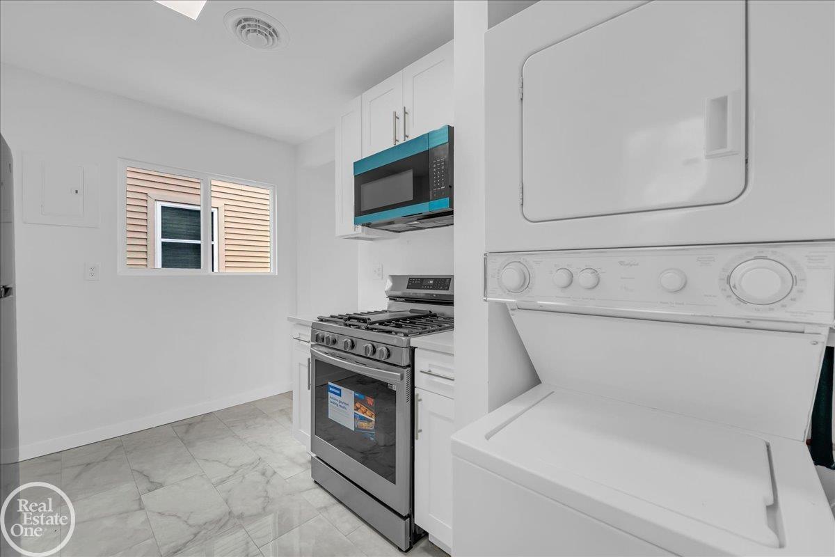 23108 Pilgrim Avenue