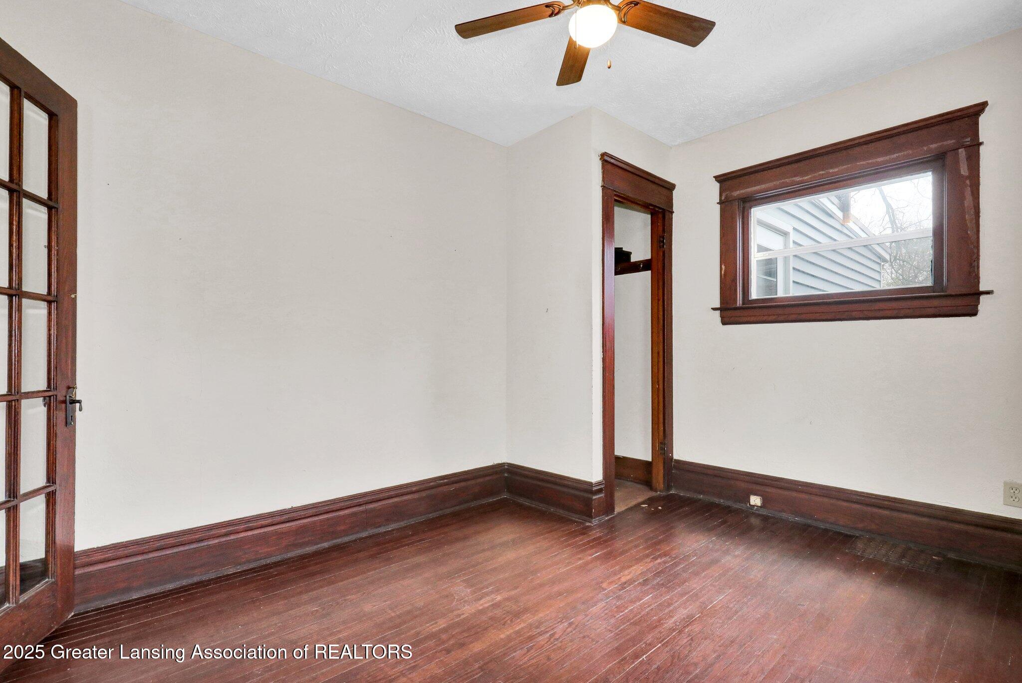 Lansing City, Michigan 48906, United States, 4 Bedrooms Bedrooms, ,2 BathroomsBathrooms,Residential,Pending,142062