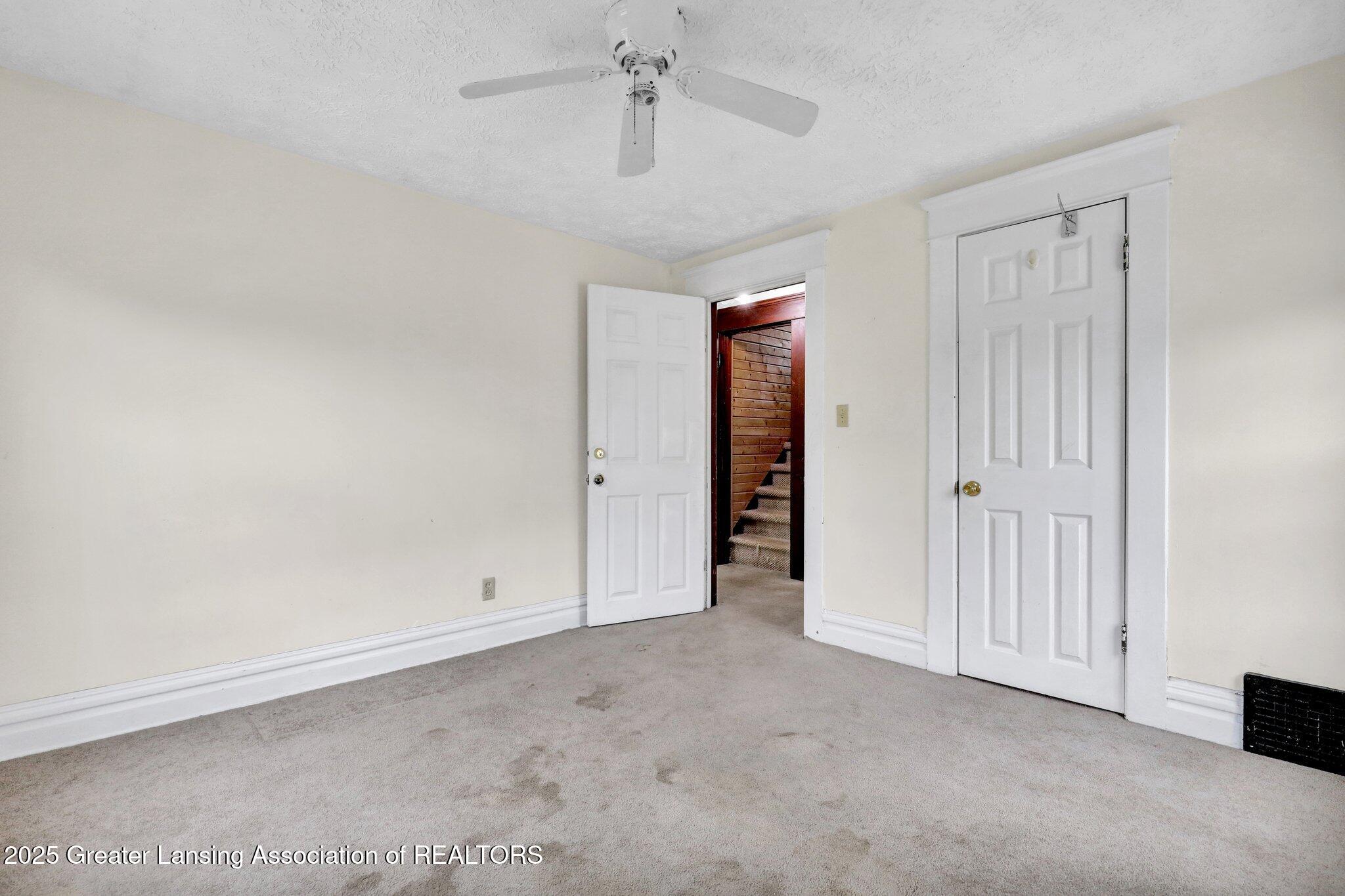 Lansing City, Michigan 48906, United States, 4 Bedrooms Bedrooms, ,2 BathroomsBathrooms,Residential,Pending,142062