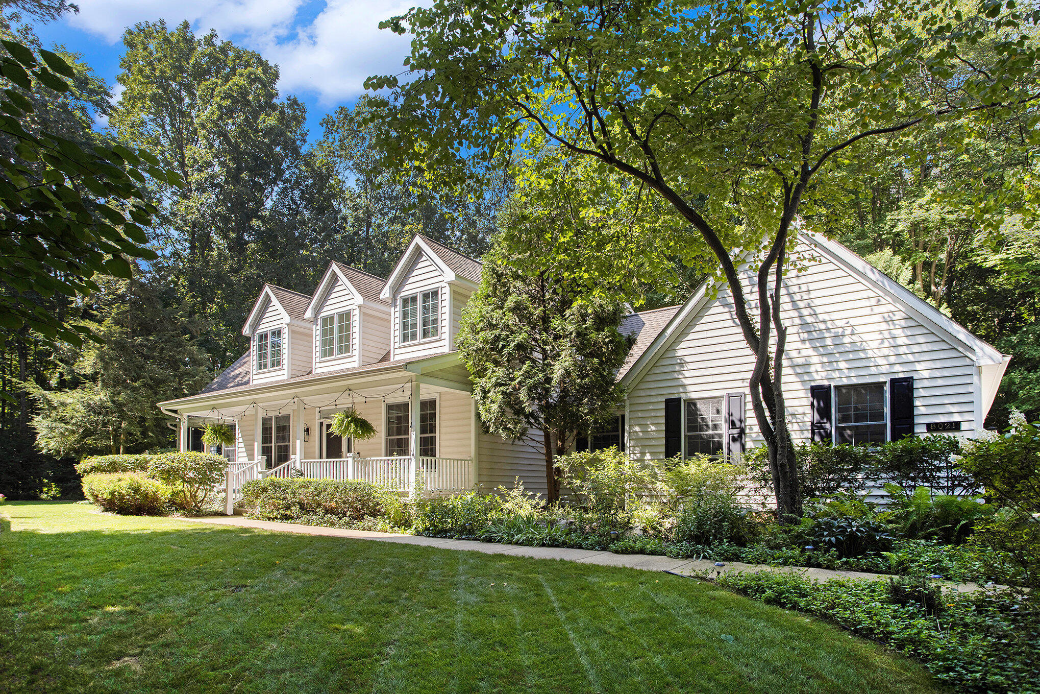 8021 N Yorkville Lane