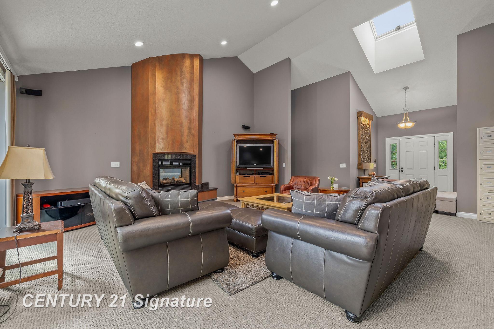 5790 Dunrovin Drive