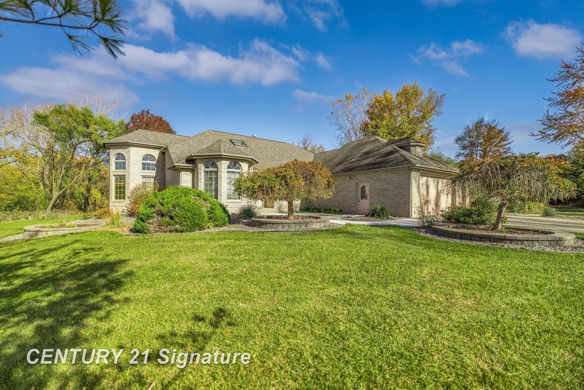 5790 Dunrovin Drive