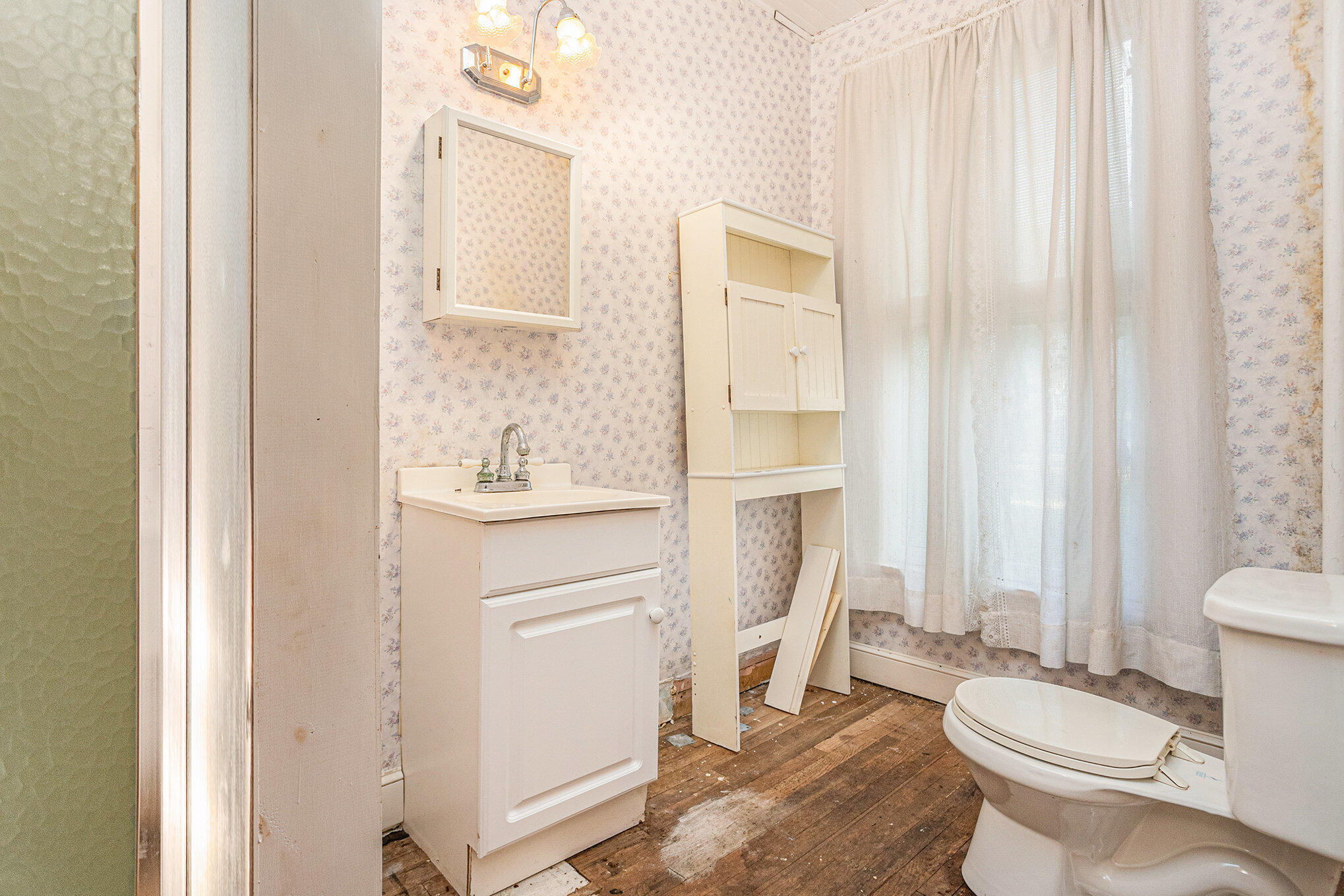 Union City Village, Michigan 49094, United States, 5 Bedrooms Bedrooms, ,2 BathroomsBathrooms,Residential,Active,205962