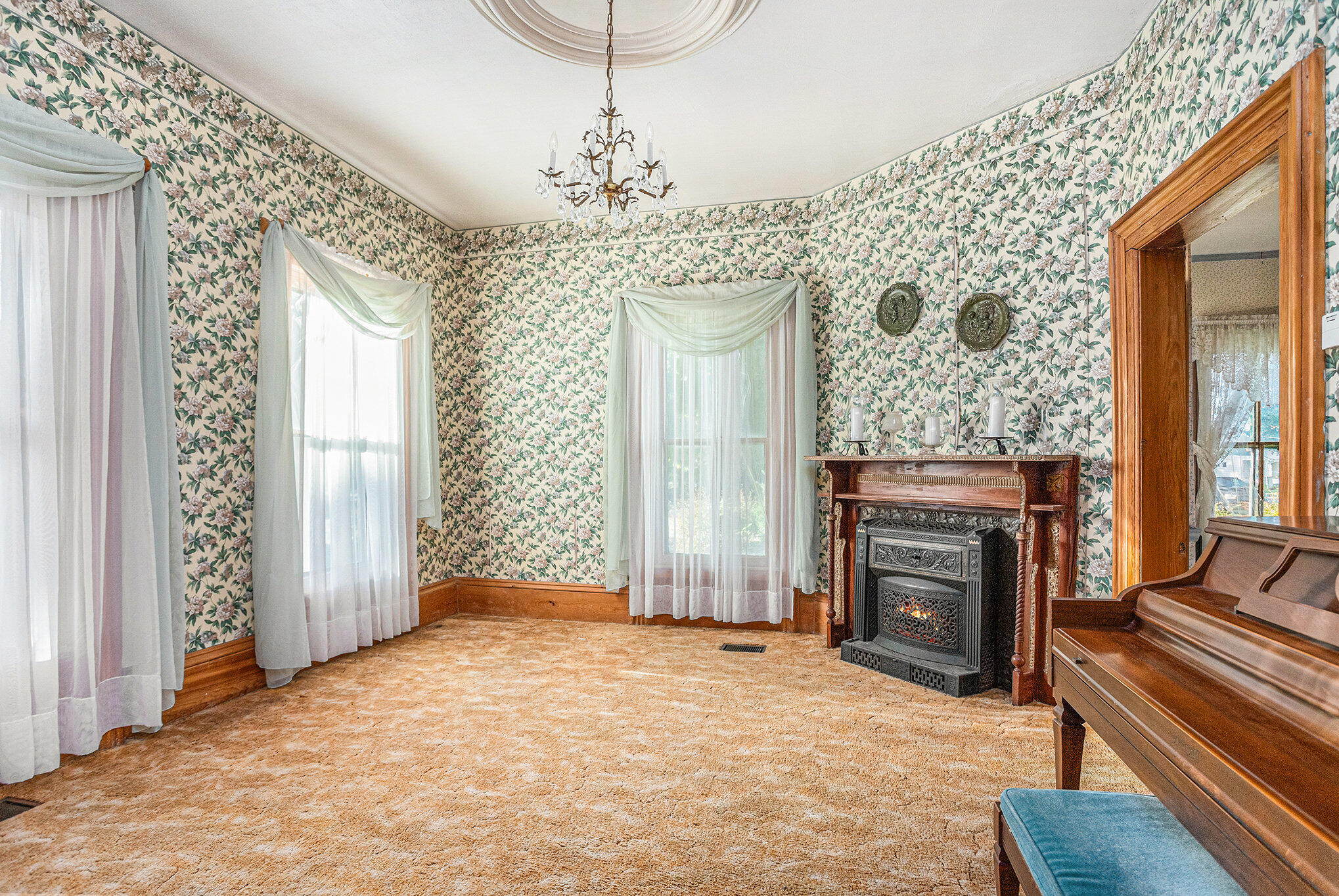 Union City Village, Michigan 49094, United States, 5 Bedrooms Bedrooms, ,2 BathroomsBathrooms,Residential,Active,205962