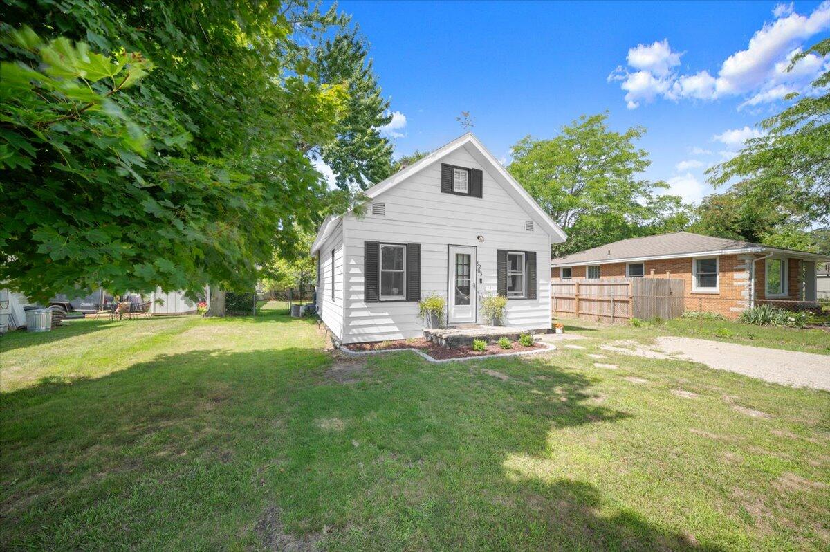 3283 Mccracken Street