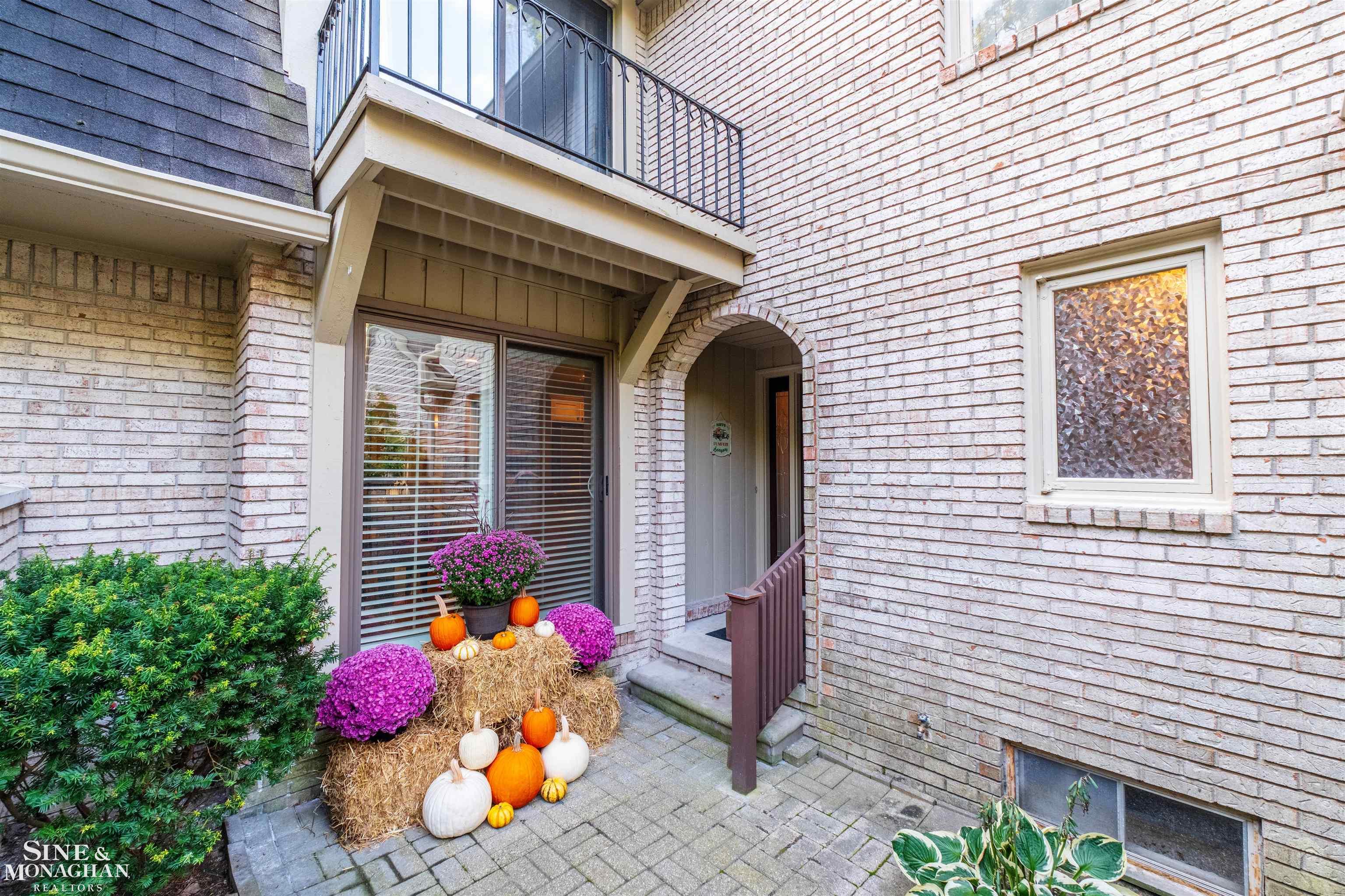 1204 S Timberview Trail