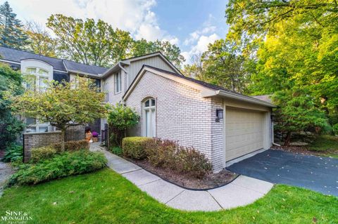 1204 S Timberview Trail Bloomfield Charter Township MI 48304