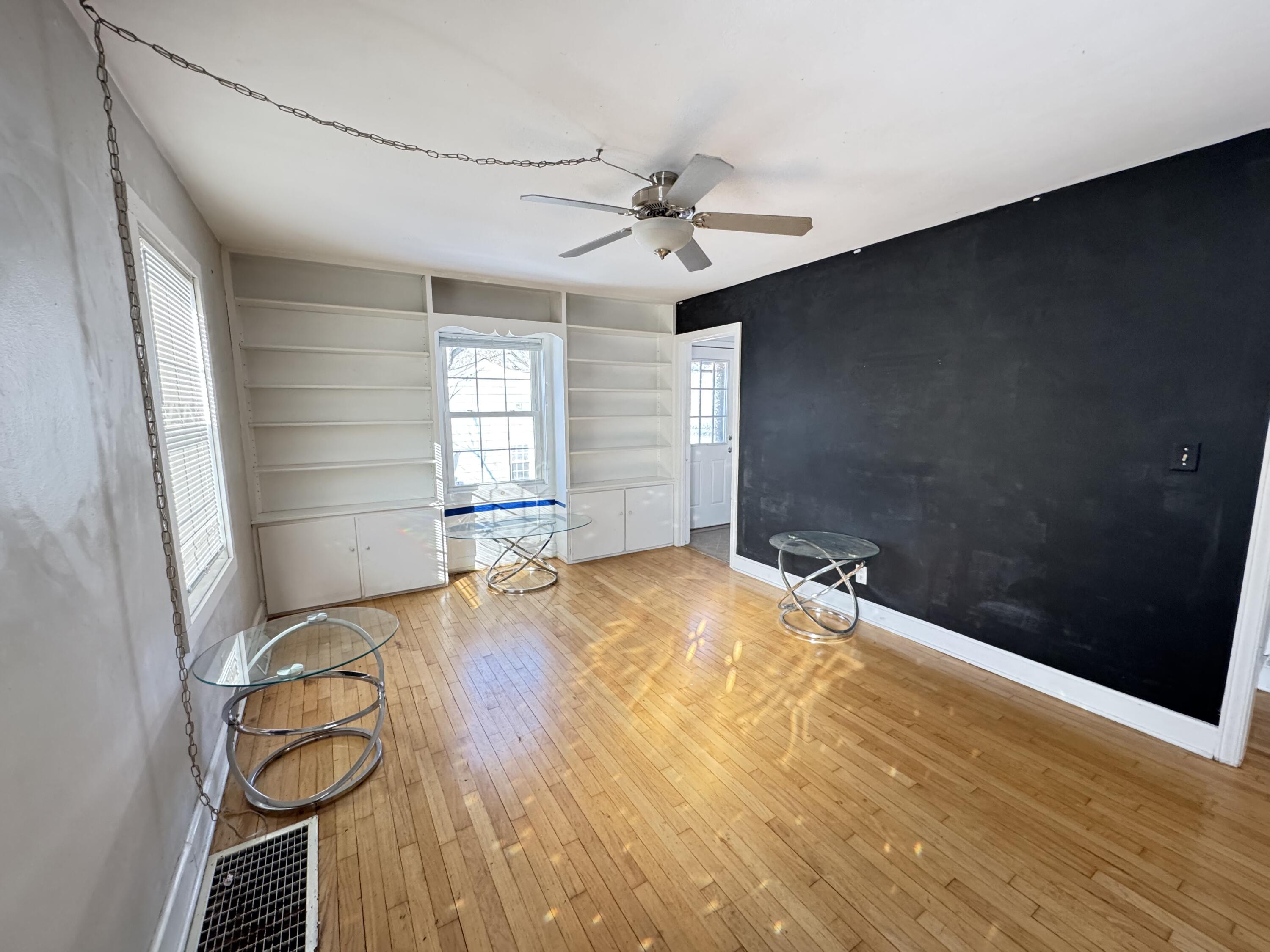 309 E Oak Grove Avenue