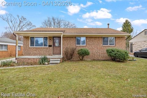 8456 Robindale Avenue Dearborn Heights City MI 48127