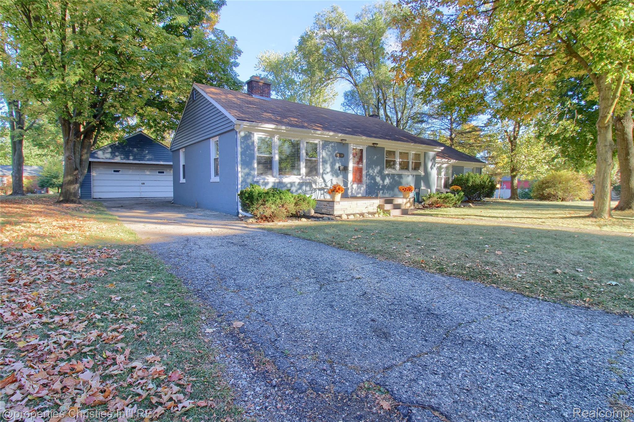 816 Carpenter Street