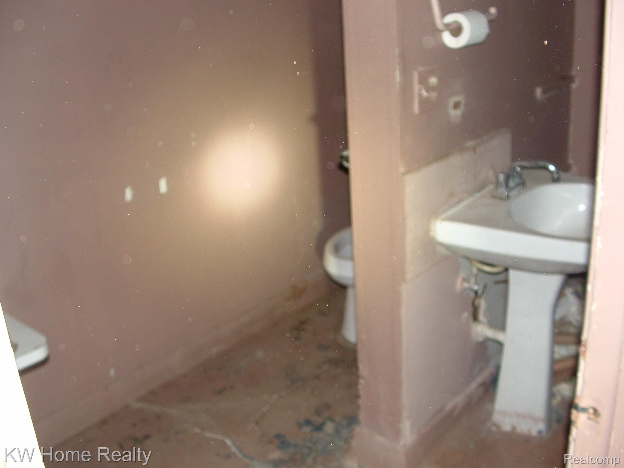 20650 Fenkell Avenue