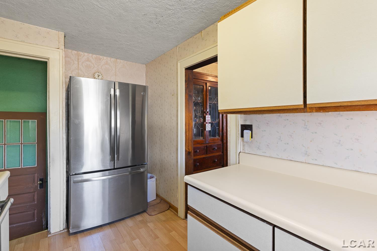 3601 , 3599 Round Lake Highway