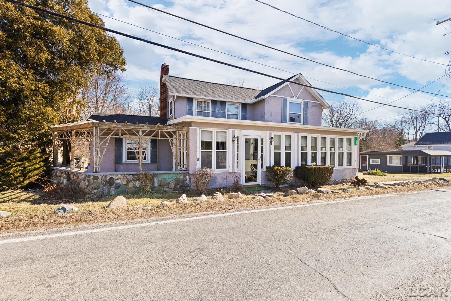 3601 , 3599 Round Lake Highway